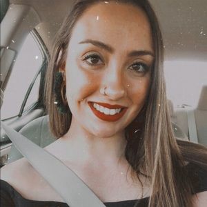 Meet your Posher, Devyn